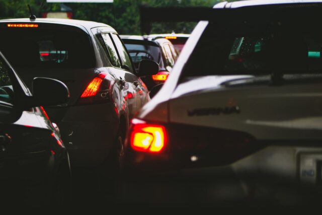 Greșeli frecvente care scurtează durata de viață a bateriei auto
